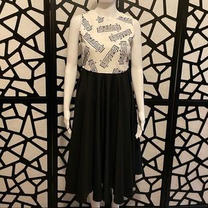 Vintage music notes dress with flair skirt - 2/4